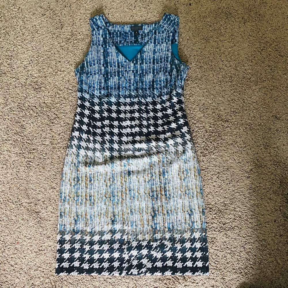 Worthington dress.Size 12. V neck and knee lenght.